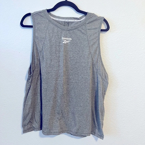 Reebok  Throwback Graphic Crop Tank size XXL - Picture 1 of 6